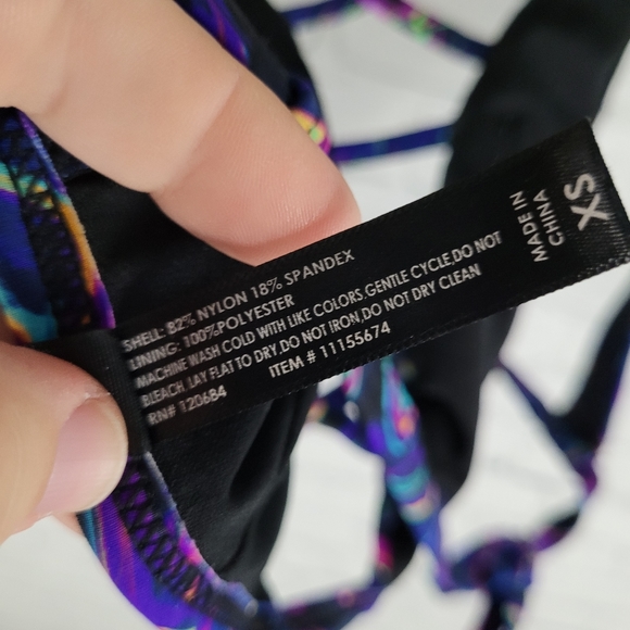 HOT TOPIC | strappy oil slick pattern bikini swim top - Picture 4 of 4